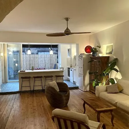 Grand Aéré Avec Terrasse Apartamento *