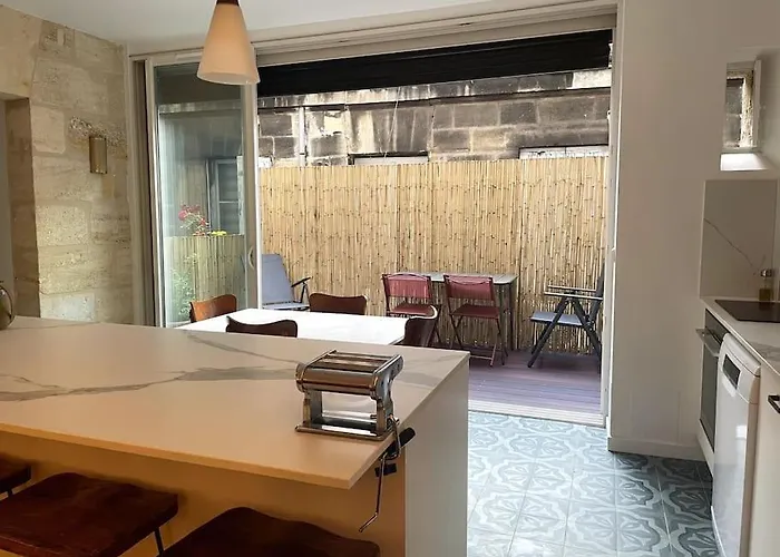 Grand Aéré Avec Terrasse * Bordeaux