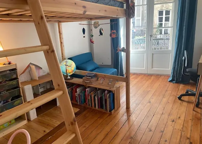 Grand Aéré Avec Terrasse Bordeaux